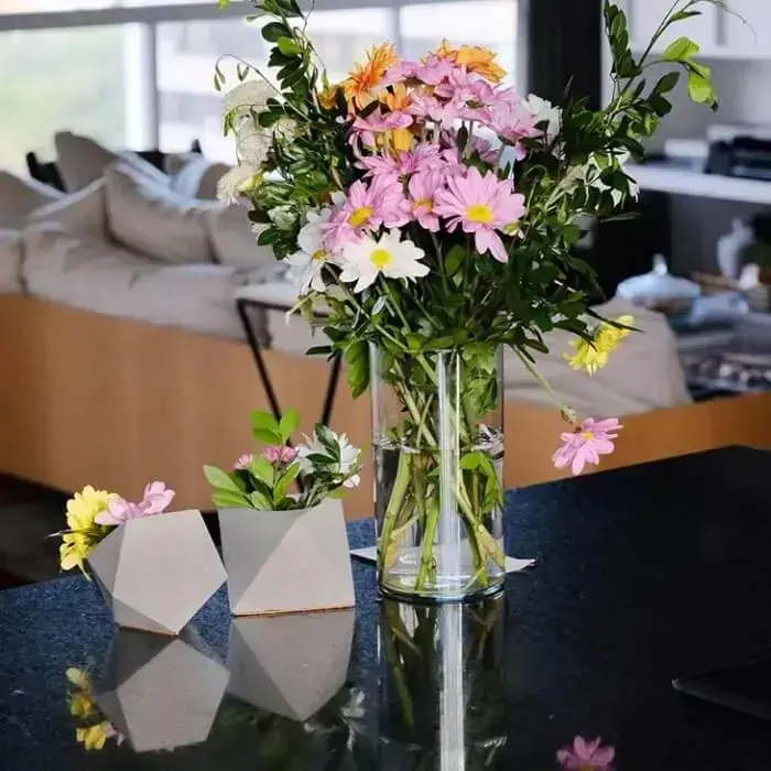 Vasos de plantas geométrico feito de concreto Vasos de plantas geométrico feito de concreto