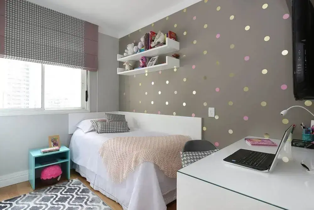 papel de parede para quarto infantil com bolinhas coloridas decoração delicada com papel de parede para quarto infantil com bolinhas coloridas