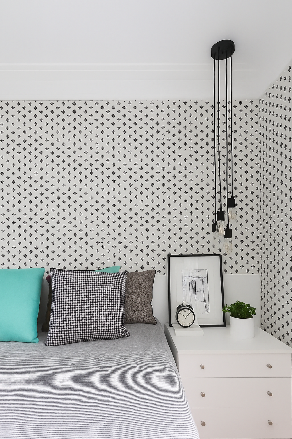 Decoração de quarto minimalista com papel de parede e pendentes modernos Decoração de quarto minimalista com papel de parede e pendentes modernos