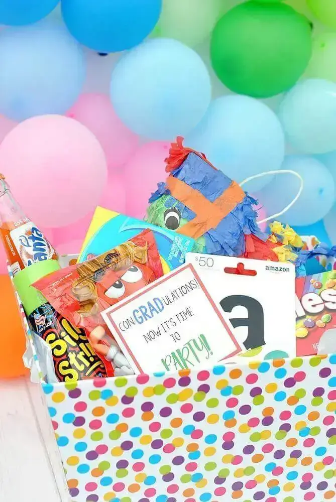 festa na caixa infantil com decoração colorida e divertida - Foto Beach Resort