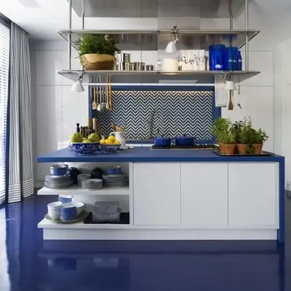 Porcelanato líquido azul na cozinha Porcelanato líquido azul na cozinha
