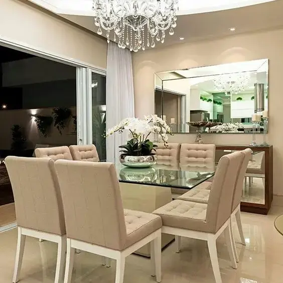 plantas artificiais para decoração - mesa de jantar com flores brancas 