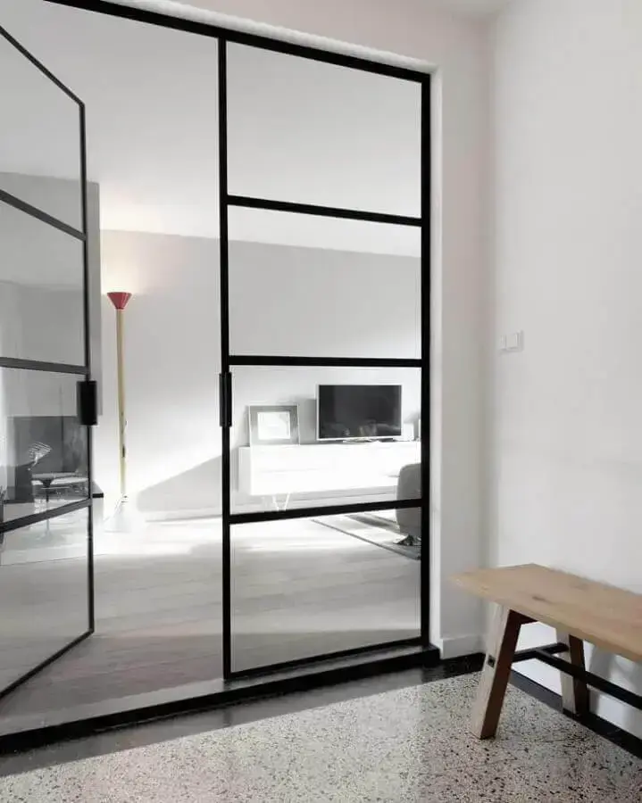 decoração minimalista com porta de ferro para sala decoração minimalista com porta de ferro para sala Foto Sanne - Atelier Perspective
