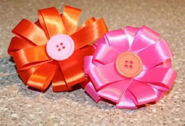 Flor de cetim de fita de cetim dobrada Flor de cetim de fita de cetim dobrada