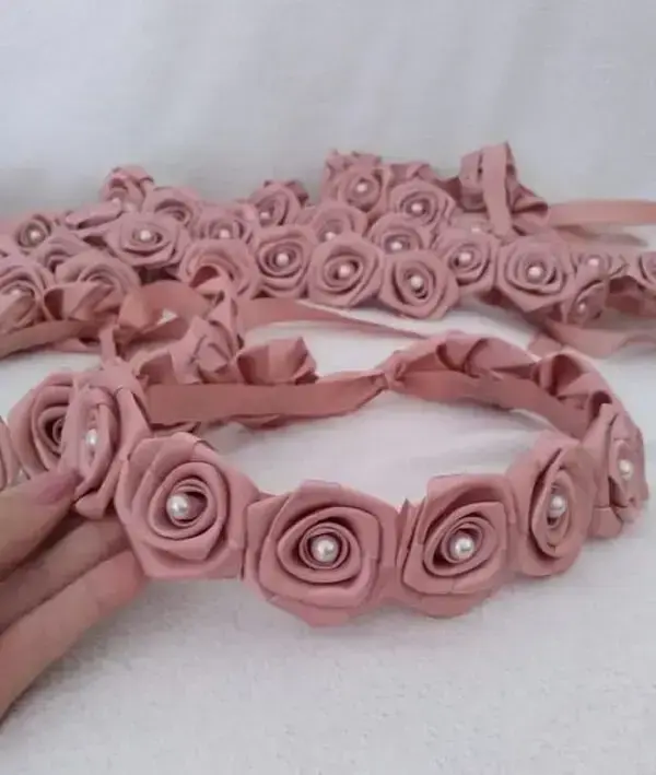 Flor de cetim tiara rosa Flor de cetim tiara rosa