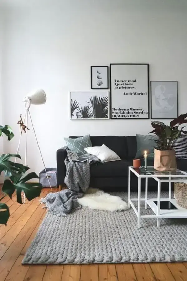 sala simples decorada com tapete de crochê cinza sala simples decorada com tapete de crochê cinza Foto Pinterest