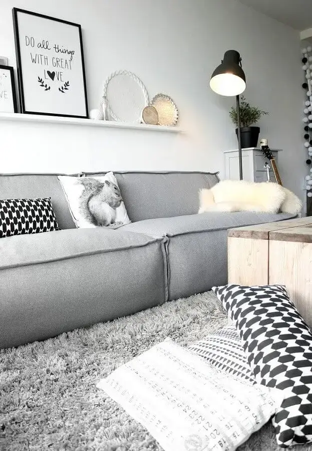 tapete felpudo cinza para decoração de sala moderna tapete felpudo cinza para decoração de sala moderna Foto Otimizi