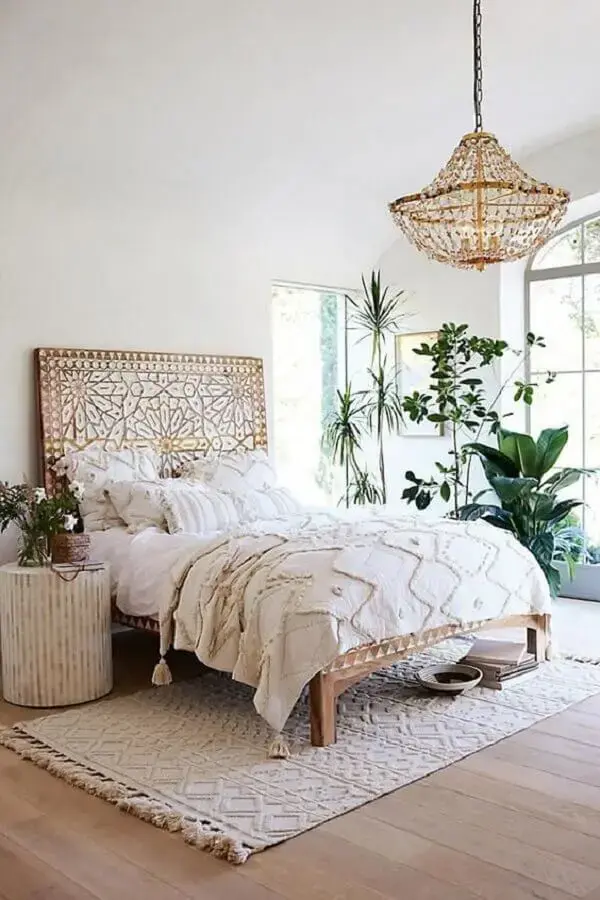 tapete para quarto de casal com decoração simples tapete para quarto de casal com decoração simples Foto Anthropologie