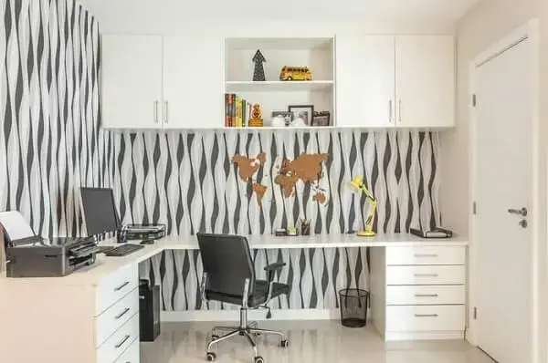 As mesas de escritório em L são perfeitas para aqueles que desejam otimizar ainda mais o espaço As mesas de escritório em L são perfeitas para aqueles que desejam otimizar ainda mais o espaço