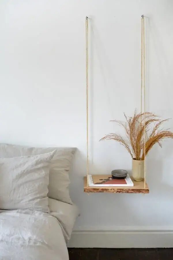 decoração de quarto minimalista com prateleira suspensa por corda decoração de quarto minimalista com prateleira suspensa por corda Foto Pinterest