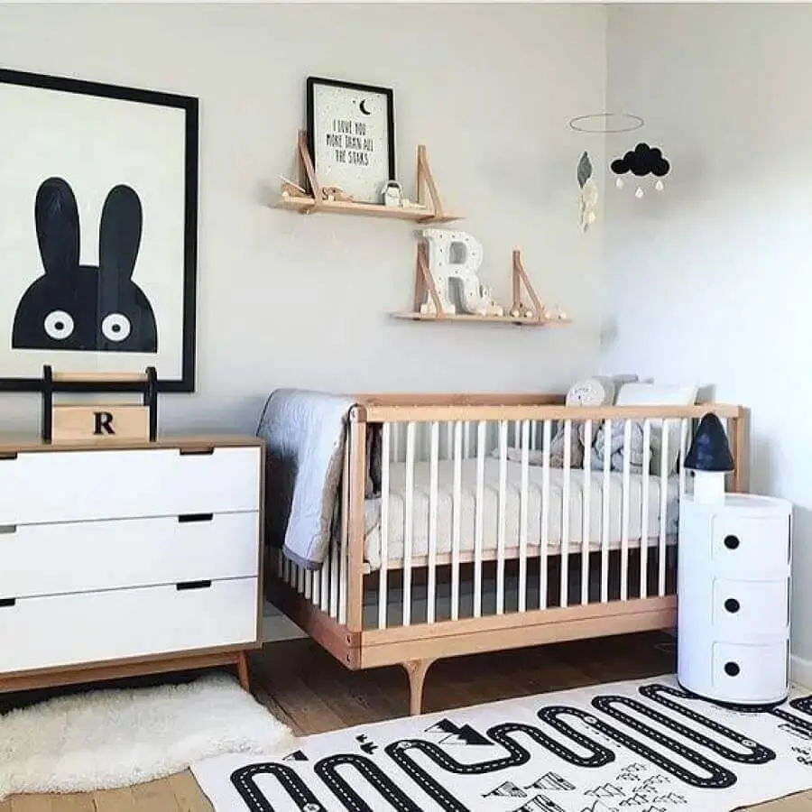 decoração simples com quadros decorativos para quarto de bebê masculino decoração simples com quadros decorativos para quarto de bebê masculino Foto Constance Zahn