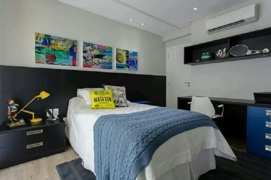 decoração simples com quadros para quarto masculino jovem decoração simples com quadros para quarto masculino jovem Foto Pinterest