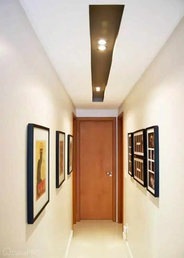 decoração minimalista com quadros para corredor branco Foto Pinterest