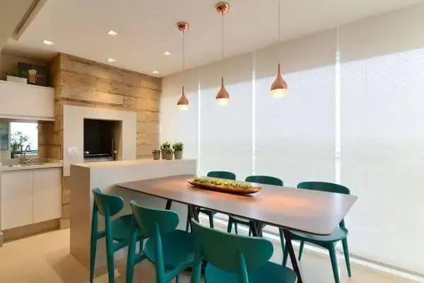 Revestimento para área gourmet moderna e colorida