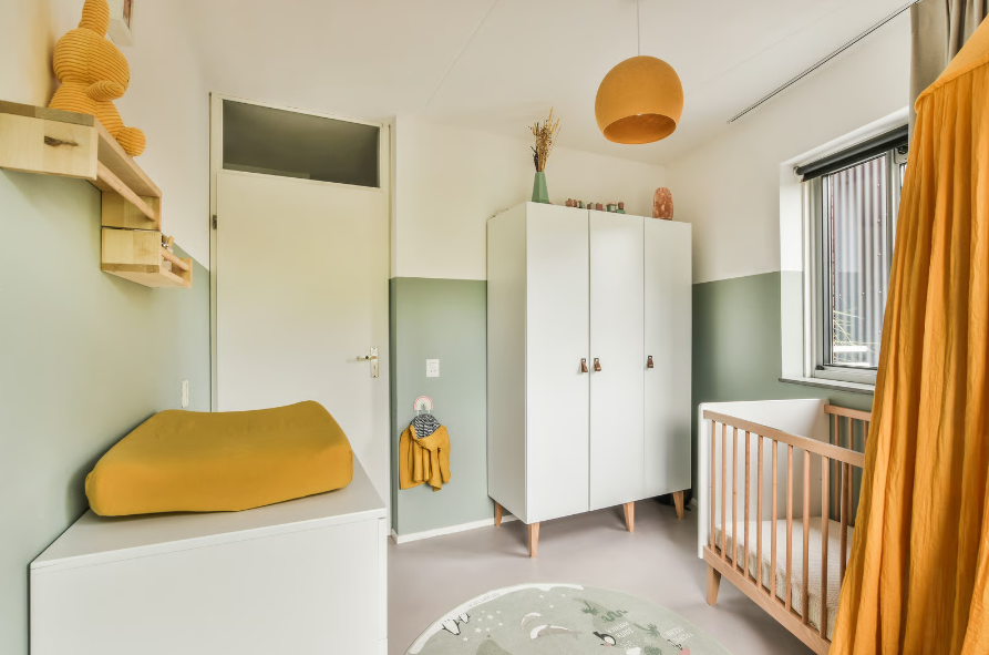 No quarto de bebê retrô, cada detalhe remete às décadas passadas com materiais atuais – Foto: Envato
