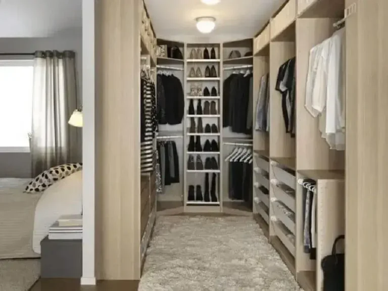 Closet Casal: +60 Modelos Práticos para Organizar seu Quarto - Viva decora