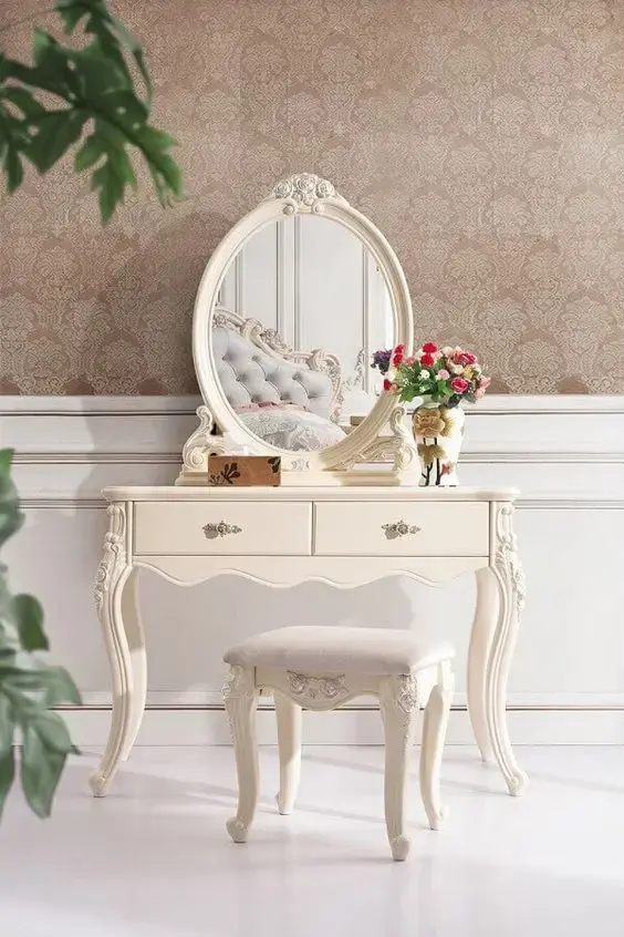 Decoração com móveis vintage para quarto com penteadeira antiga