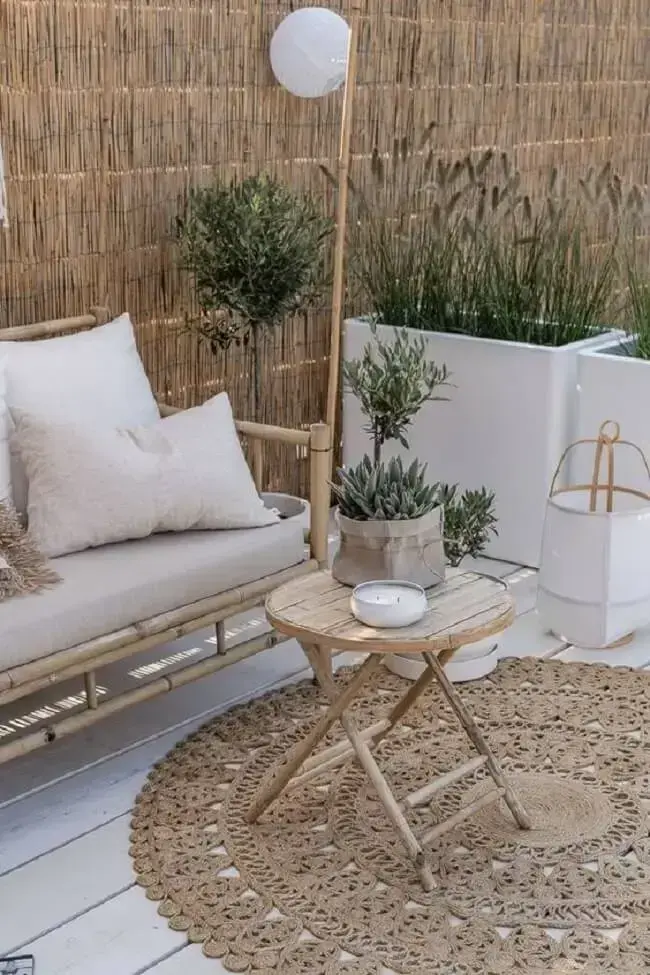 O jogo de sofá de bambu transforma a decoração da área externa O jogo de sofá de bambu transforma a decoração da área externa