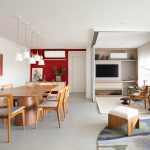 Apartamento de 93 m² traz soluções de marcenaria para dinâmica familiar