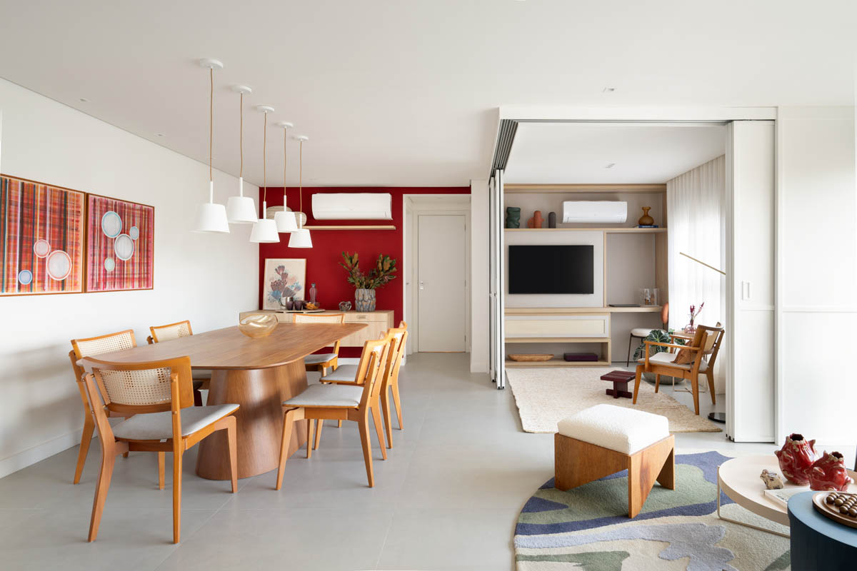 Apartamento de 93 m² traz soluções de marcenaria para dinâmica familiar