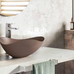 Cubas assinadas transformam banheiros e lavabos em galerias de design