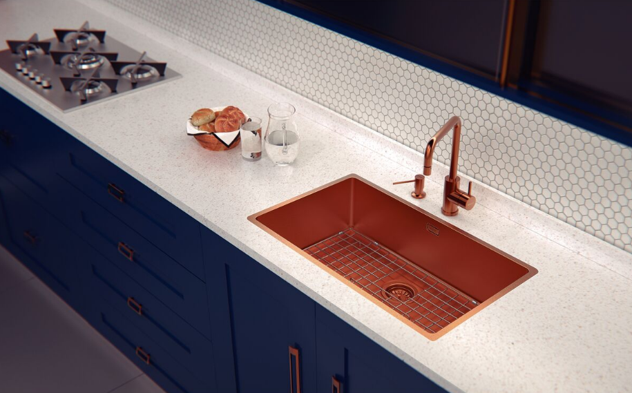 2. O tom rose gold cria um ponto de luz sutil e refinado na cozinha – Foto: Tramontina