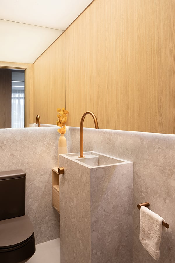 3. O rose gold adiciona aconchego e deixa o ambiente mais convidativo – Foto: MCA Estúdio – Juliano Colodeti | Projeto: Felipe Rohen