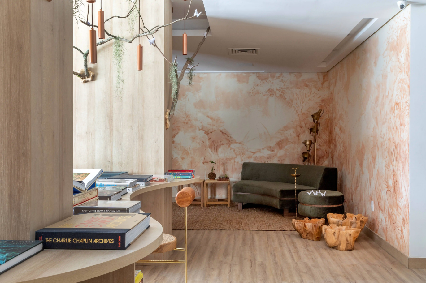 Cor salmão na decoração: significado e dicas para usar em casa