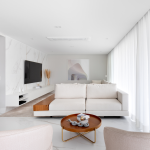 Sofá branco: 7 dicas para escolher e manter sem medo de manchar