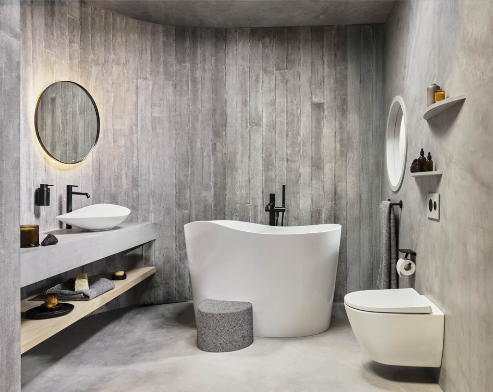 Ruy TeixeiraCurvas e assimetria presentes na cuba de apoio e banheira de imersão Ohtake, assinadas por Rodrigo Ohtake para a Roca