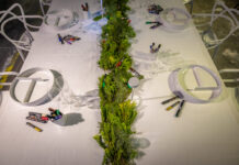 Christmas Atelier LAUFEN reúne profissionais em experiência sensorial com Saphirkeramik Nando Federice Peças exclusivas desenvolvida por Konstantin Grcic para LAUFEN são objeto de personalização no Christmas Atelier