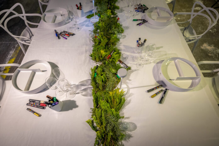 Nando Federice Peças exclusivas desenvolvida por Konstantin Grcic para LAUFEN são objeto de personalização no Christmas Atelier