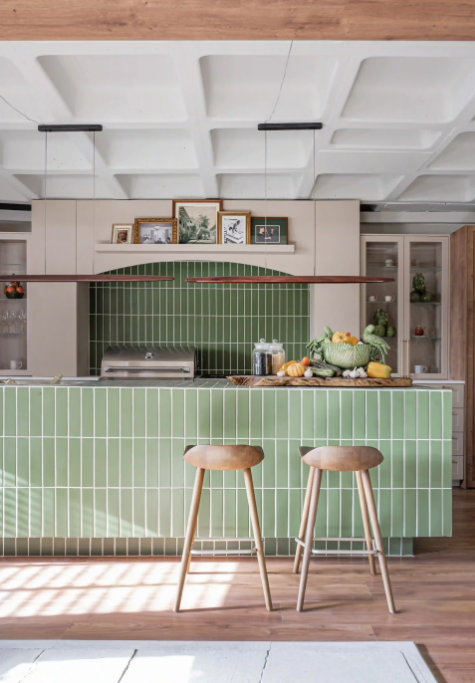 9. Revestimentos e tintas são aliados poderosos na hora de renovar a decoração – Foto: Lio Simas/CASACOR | Projeto: Matheus Xavier