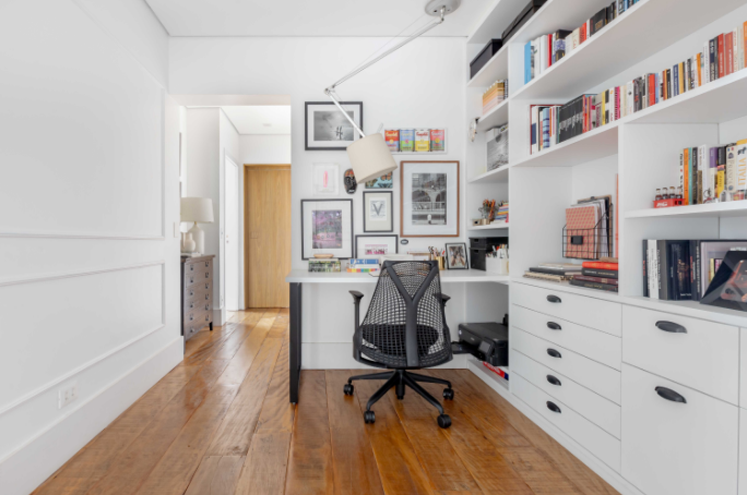 10. Combinar estilos diferentes funciona quando existe um elemento que une as peças – Foto: @pamelawillefotografia | Projeto: Raquel Neves Arquitetura e Interiores