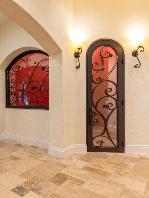 Limpeza regular mantém a porta de ferro bonita por mais tempo – Foto: Shutterstock