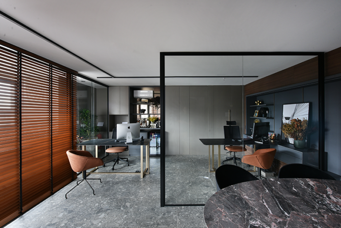 Projeto: Daiane Antinolfi | Layouts flexíveis e integrados que acompanham diferentes dinâmicas de trabalho, promovendo conforto, eficiência e liberdade de escolha no ambiente corporativo.