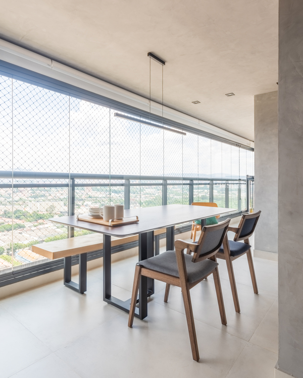 Viva Decora reúne profissionais que podem ajudar a incluir a cortina de vidro no seu projeto – Foto: Guilherme Pucci | Projeto: Bruno Moraes Arquitetura