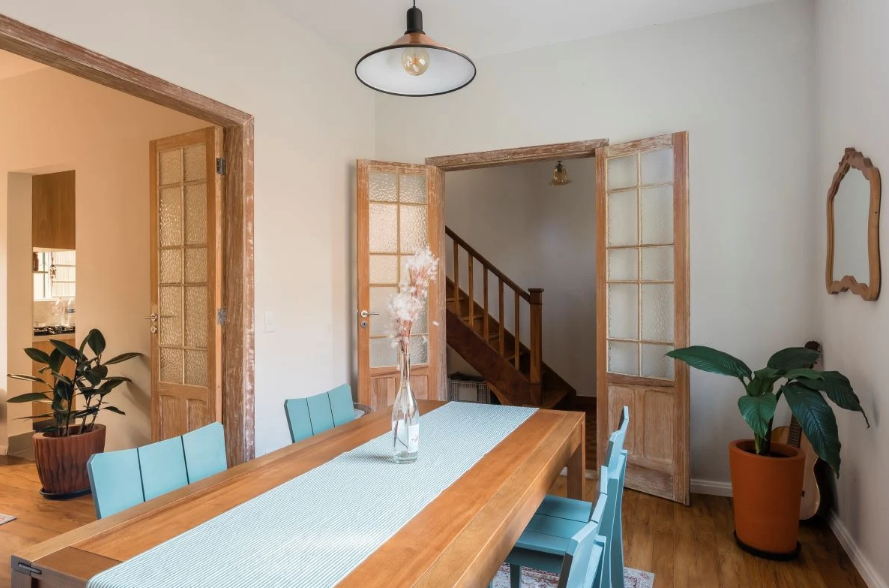 Equilibrar conforto, estética e manutenção é a chave para escolher a esquadria certa – Foto: Henrique Ribeiro / Photons | Projeto: Camila Palladino Arquitetura