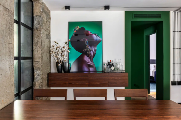 Verde esmeralda + marrom + branco + cinza – Foto: Renato Navarro | Projeto: Ticiane Lima