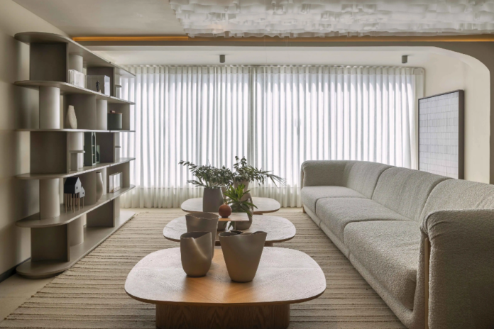 Sem a TV como centro, a sala ganha outro tipo de personalidade – Foto: Edgard Cesar | Projeto: Alf Arquitetura