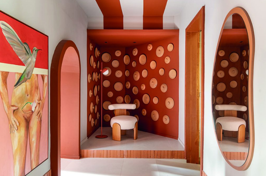 A cor laranja é uma das mais expressivas da paleta quente na decoração – Foto: MCA Estúdio | Projeto: Mázia Arquitetura